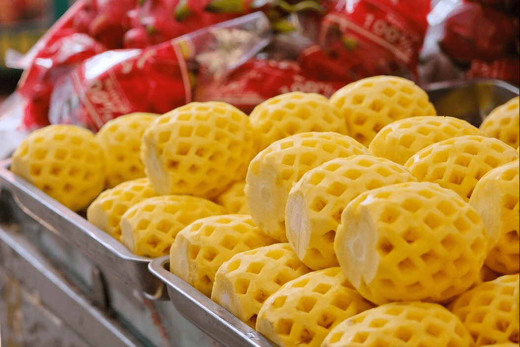 怎么选菠萝比较甜的品种（挑选香甜多汁又好吃菠萝的技巧）