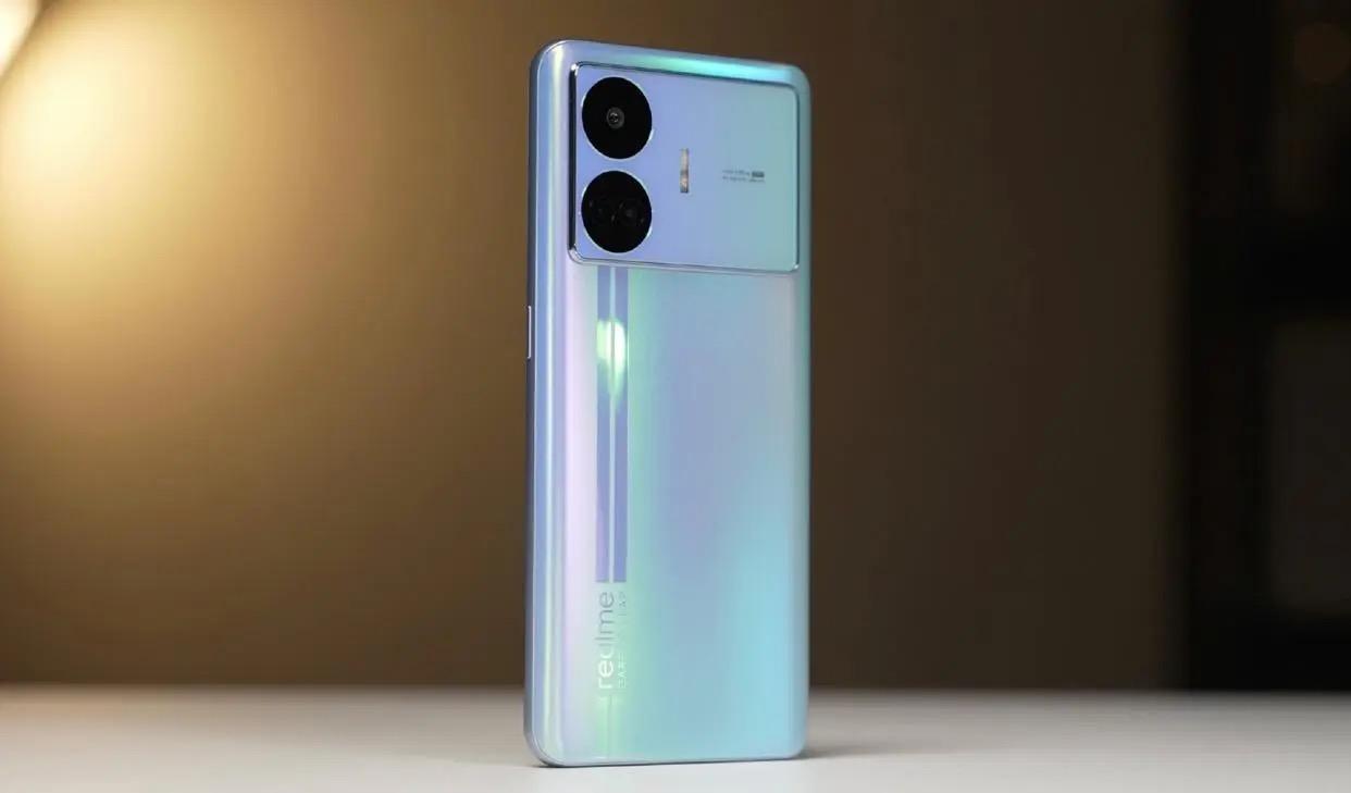 买2000价位的手机牌子（这3款性价比超乎你的想象）