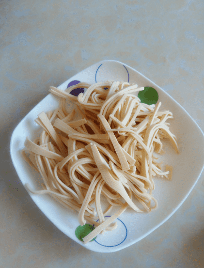 正宗凉拌三丝是哪三丝（好吃的拌三丝的材料及做法）